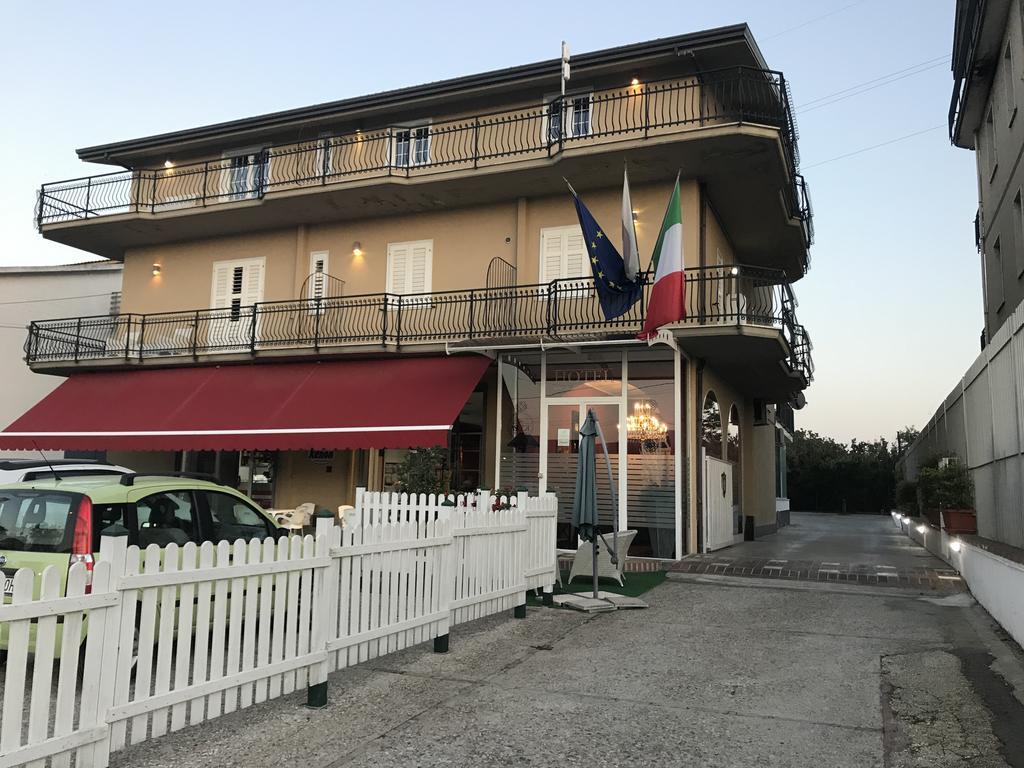 Hotel Ascot Caianello Εξωτερικό φωτογραφία